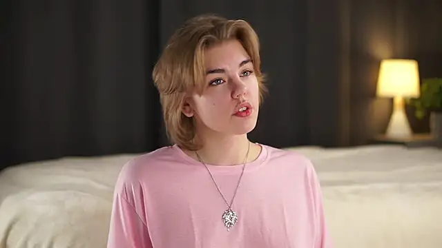 Snapshot of MelodyBaur chatting on 8, 11, 2025 MelodyBaur online show from 8, 11, 2025