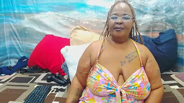 Snapshot of MatureMilfxxx chatting on 8, 6, 2026 MatureMilfxxx online show from 8, 6, 2026