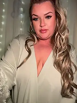 Scottish Milf Bella xo online show from 9, 4, 2026