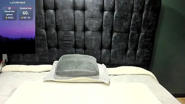 Snapshot of Alice__Morgan_ chatting on 29, 10, 2025 Alice Morgan online show from 29, 10, 2025