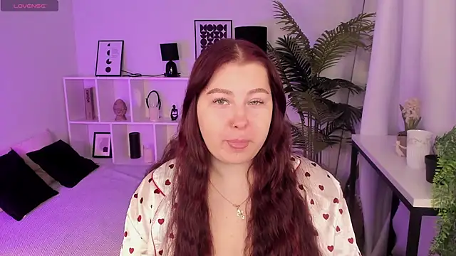 EffyBlush online show from 3, 12, 2025