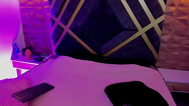 sydney miller  online show from 14, 4, 2026