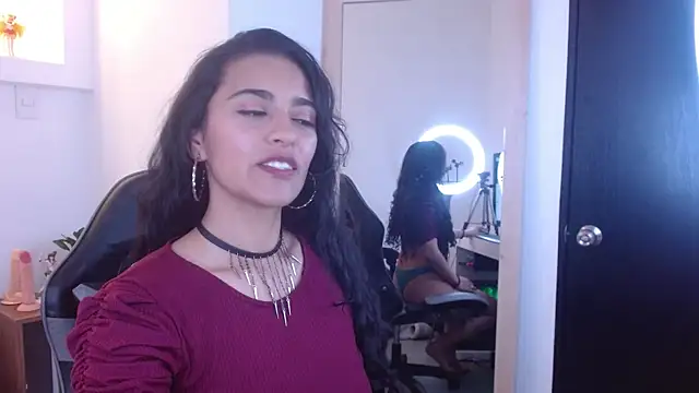 Snapshot of aanacaro_as chatting on 24, 11, 2025 aanacaro as online show from 24, 11, 2025