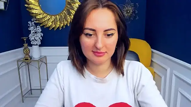 NoraSimons online show from 8, 4, 2026