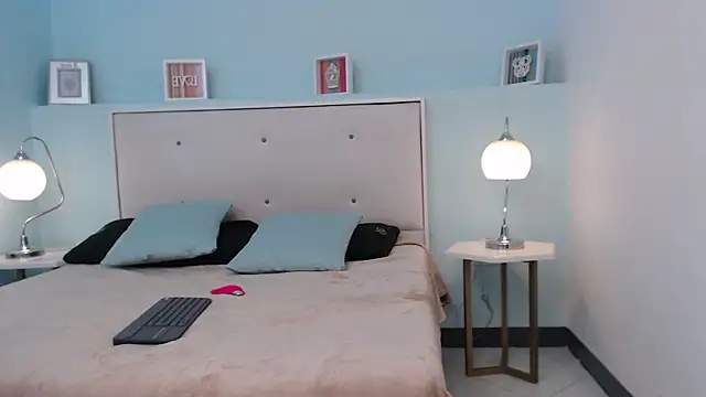 SusanWilliams  online show from 5, 11, 2025