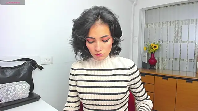 chloehanna online show from 16, 12, 2025