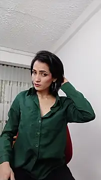 chloehanna online show from 5, 11, 2025