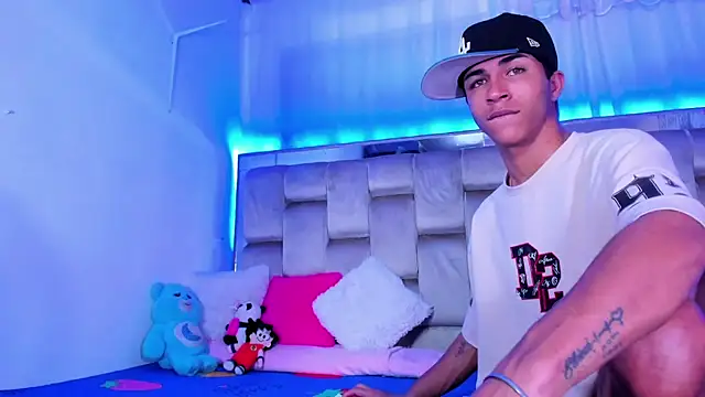 boyswantingplay online show from 4, 11, 2025