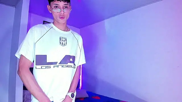 boyswantingplay online show from 6, 2, 2026