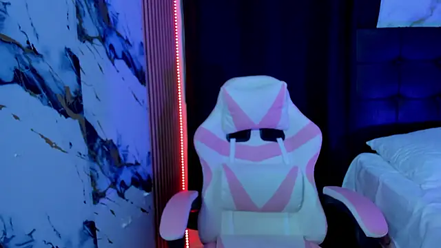 Snapshot of Scarlet_DLuce chatting on 9, 1, 2026 Scarlet DLuce online show from 9, 1, 2026