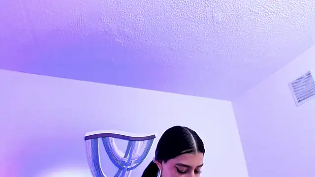 violettlorraine  online show from 23, 10, 2025