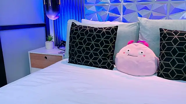 AdelineJhones online show from 10, 4, 2026