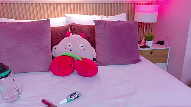 AdelineJhones online show from 28, 2, 2026