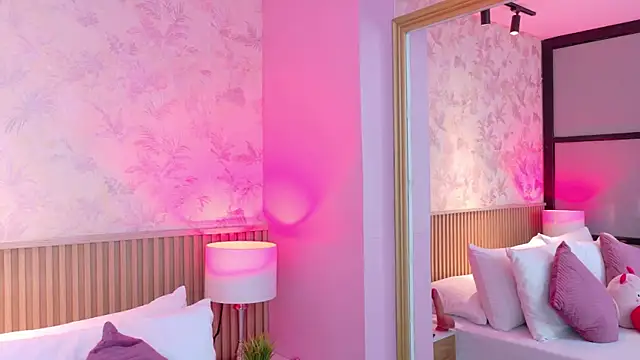 AdelineJhones online show from 7, 2, 2026