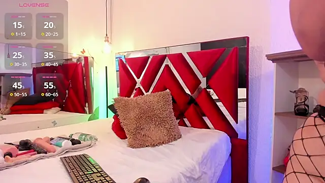 samantaawolf online show from 3, 12, 2025