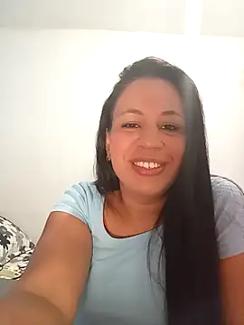 LeilaTaylor online show from 30, 10, 2025