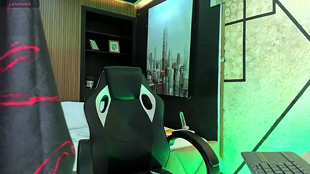 Snapshot of LiamPage_ chatting on 14, 11, 2025 LiamPage online show from 14, 11, 2025