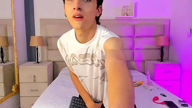 Snapshot of LiamPage_ chatting on 2, 11, 2025 LiamPage online show from 2, 11, 2025