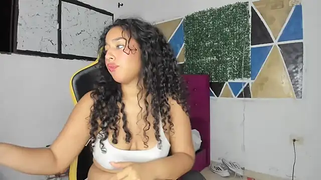 Snapshot of emily_stars1 chatting on 25, 2, 2026 emily stars1 online show from 25, 2, 2026