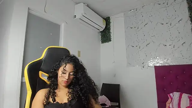 Snapshot of emily_stars1 chatting on 3, 2, 2026 emily stars1 online show from 3, 2, 2026