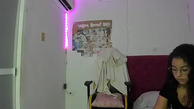 emily stars1 online show from 2, 4, 2026