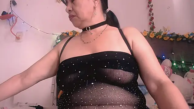 Soraya hott online show from 12, 4, 2026