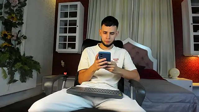 Maxcole 07 online show from 16, 12, 2025