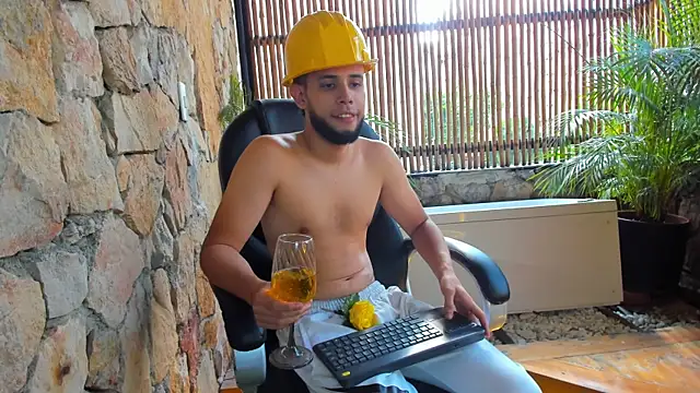 Maxcole 07 online show from 14, 12, 2025