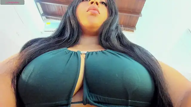 EmmadaSilva online show from 24, 4, 2026