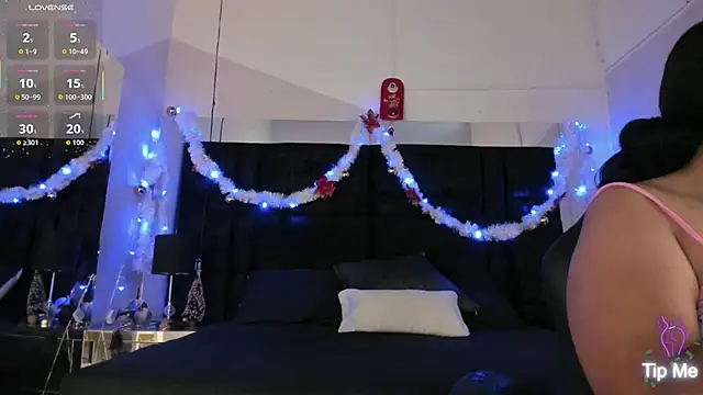 EmmadaSilva online show from 14, 12, 2025