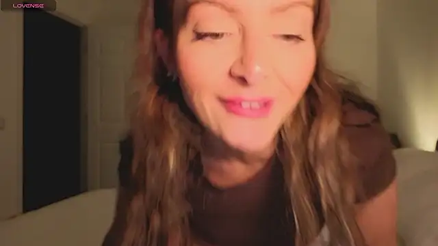 Snapshot of Lovelavender_ chatting on 26, 11, 2025 Lovelavender online show from 26, 11, 2025