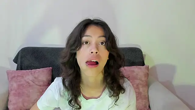 emily jonessxx online show from 15, 12, 2025