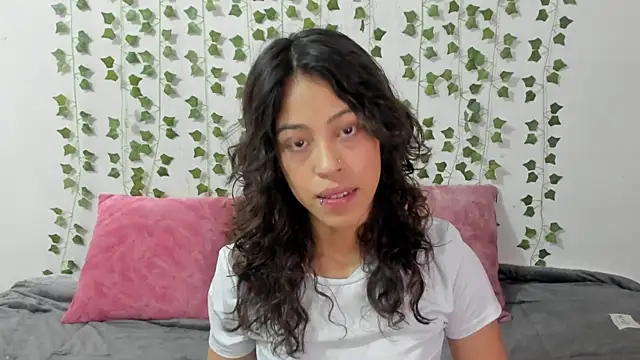 emily jonessxx online show from 13, 1, 2026