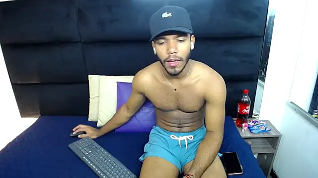 Snapshot of CamiloBuck chatting on 8, 11, 2025 CamiloBuck online show from 8, 11, 2025