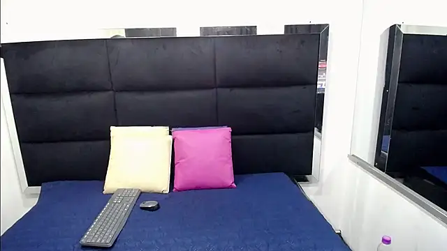 Snapshot of CamiloBuck chatting on 26, 10, 2025 CamiloBuck online show from 26, 10, 2025