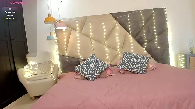 EmmaCarther online show from 7, 11, 2025