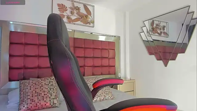 EmmaCarther online show from 23, 11, 2025