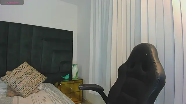 EmmaCarther online show from 11, 11, 2025