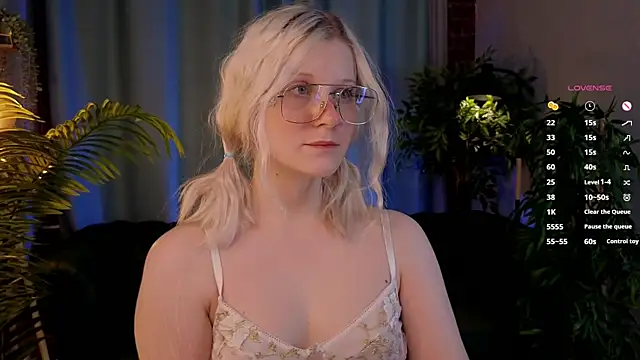 ShineJoan online show from 12, 11, 2025