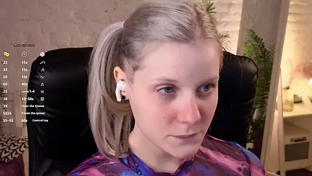 ShineJoan online show from 20, 11, 2025