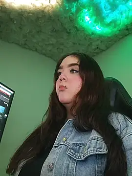 mirandahvelez online show from 23, 10, 2025