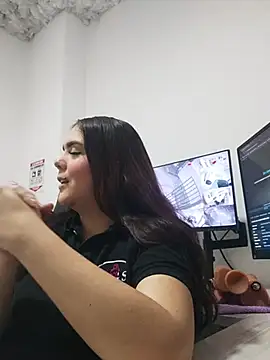 mirandahvelez online show from 28, 10, 2025