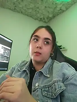 mirandahvelez online show from 24, 10, 2025