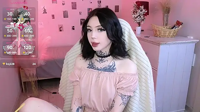 Emma Kirks online show from 9, 6, 2026