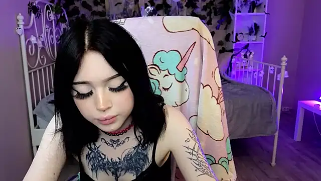 Emma Kirks online show from 1, 11, 2025