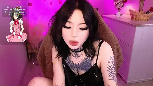 Emma Kirks online show from 7, 6, 2026
