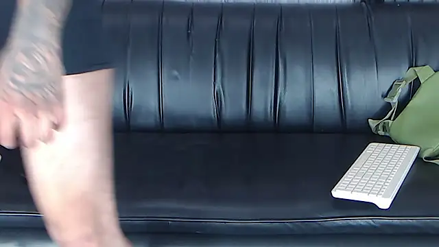 Snapshot of Michaelpardop chatting on 27, 11, 2025 Michaelpardop online show from 27, 11, 2025