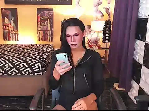 Snapshot of ElegantKellyUncutTS chatting on 20, 11, 2025 ElegantKellyUncutTS online show from 20, 11, 2025