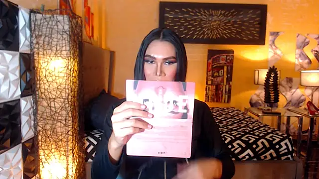 Snapshot of ElegantKellyUncutTS chatting on 23, 11, 2025 ElegantKellyUncutTS online show from 23, 11, 2025