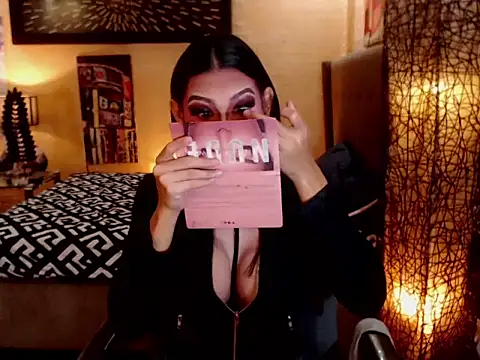 Snapshot of ElegantKellyUncutTS chatting on 5, 11, 2025 ElegantKellyUncutTS online show from 5, 11, 2025